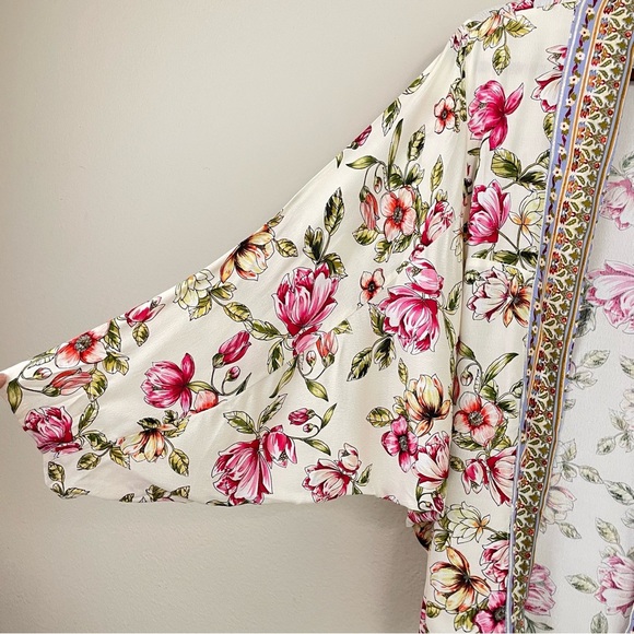 Anthropologie Akemi + Kin Floral Long Sleeve Open Short Kimono Cardigan One Size - Picture 7 of 11
